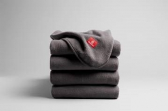 Each Emirates ecoTHREAD™ blanket is made from 28 recycled plastic bottles