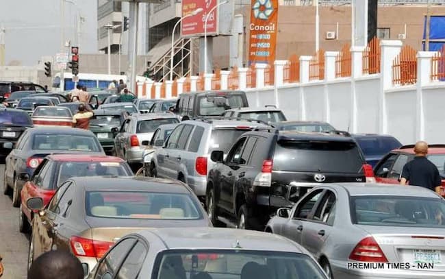Fuel Scarcity: Lagos Govt Urges Motorists Not To Obstruct Traffic