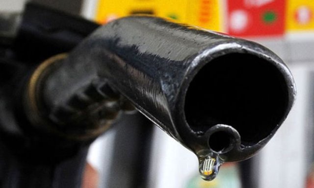 Oil Price Record Slight Increase, Nears $44