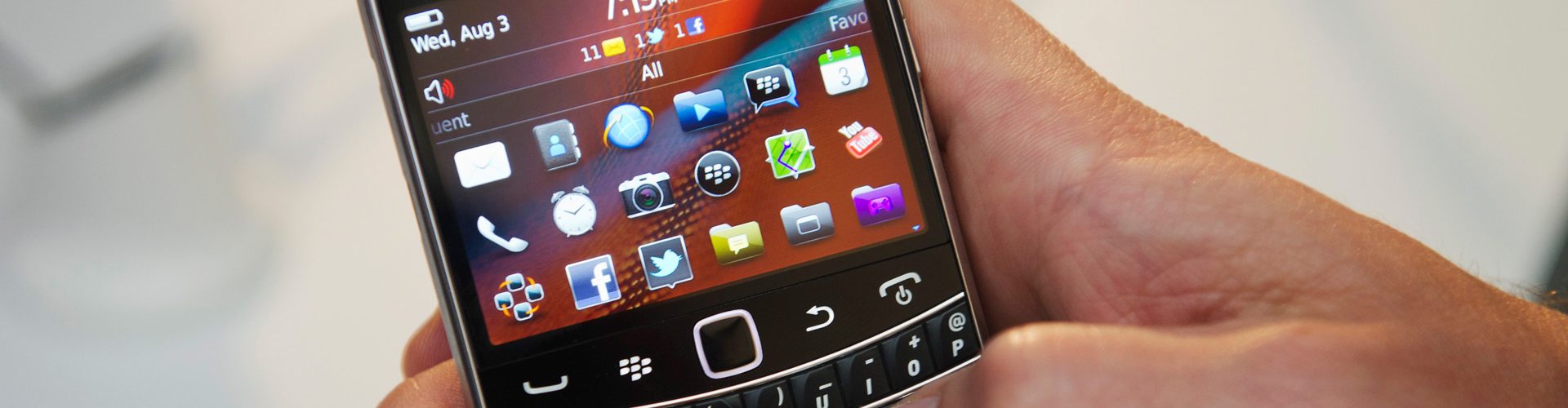 Nigerian Phone Dealers React As Blackberry Shut Down