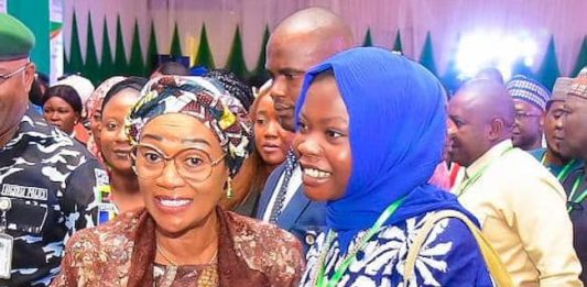 Remi Tinubu Gives Scholarships To 46 Students