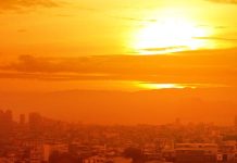 Lagos residents decry “unbearable” heatwave amidst power crisis and rising costs