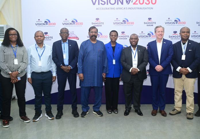 Sim Tshabalala visit to Dangote Refinery (3)