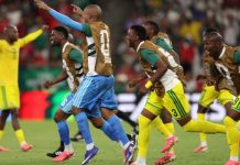South Africa boost qualification hopes, Mexico finish top