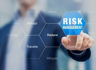 Experts seek stronger oversight to tackle emerging financial risks