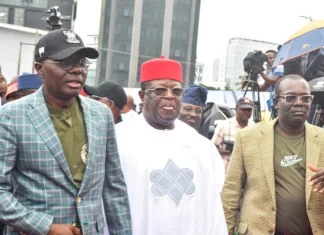 Umahi seeks Lagos support for Lagos-Calabar coastal highway service lanes